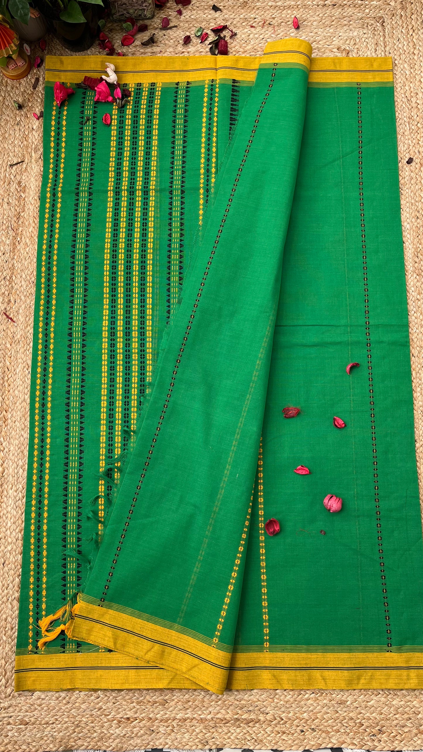 Begampuri Pure Cotton handloom Saree - Green