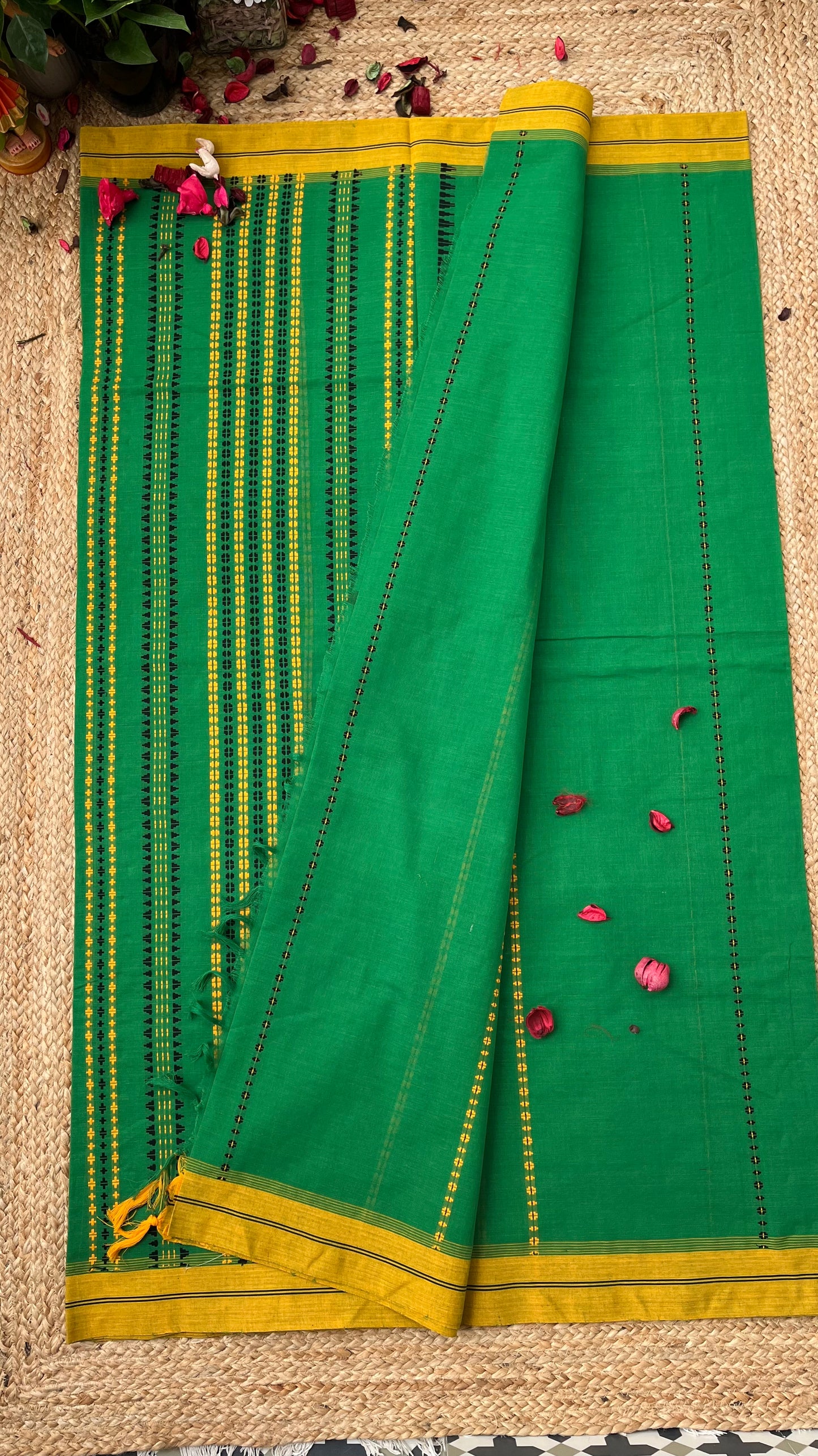 Begampuri Pure Cotton handloom Saree - Green