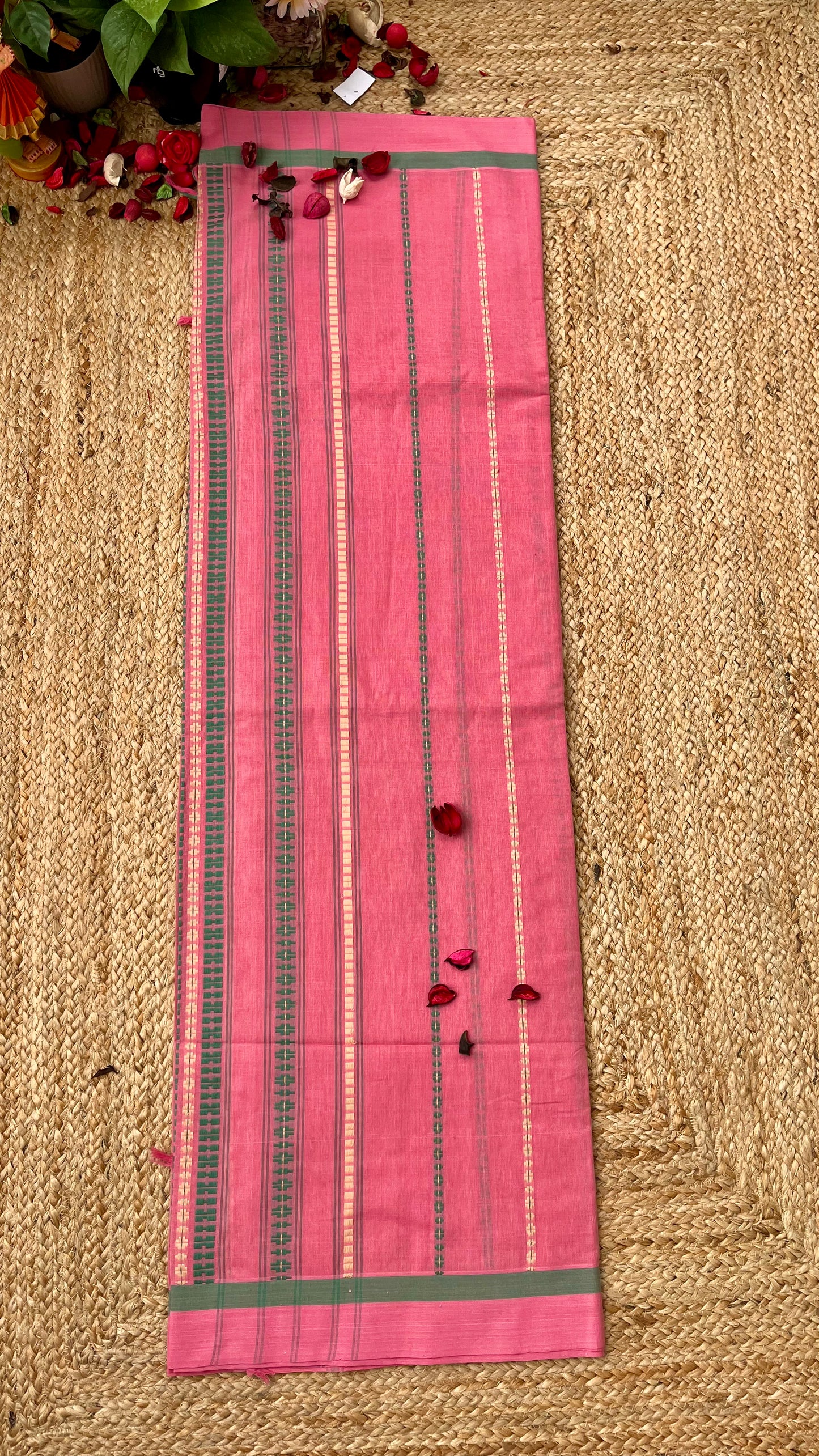 Begampuri Pure Cotton Handloom Saree - Pink