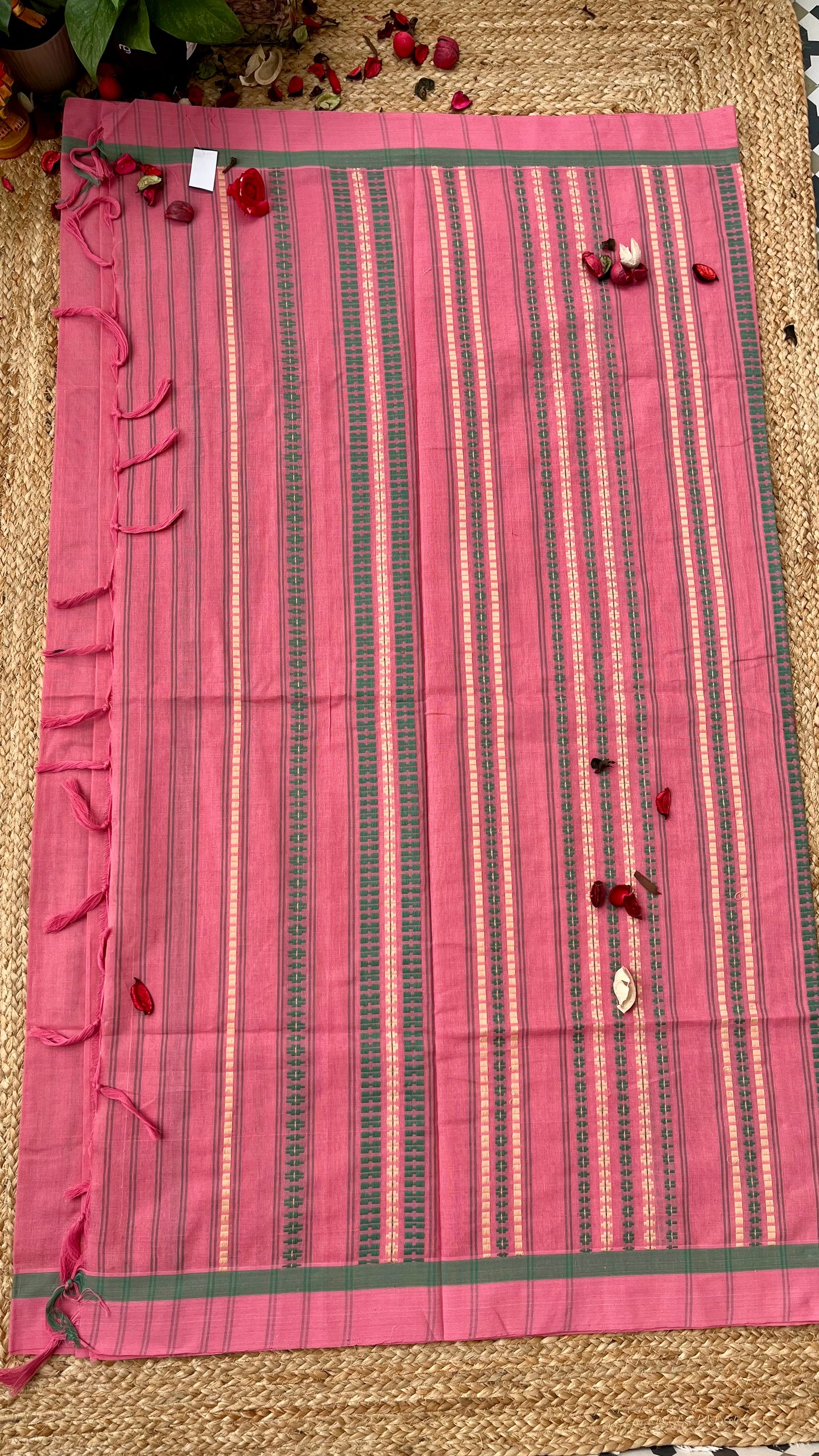 Begampuri Pure Cotton Handloom Saree - Pink