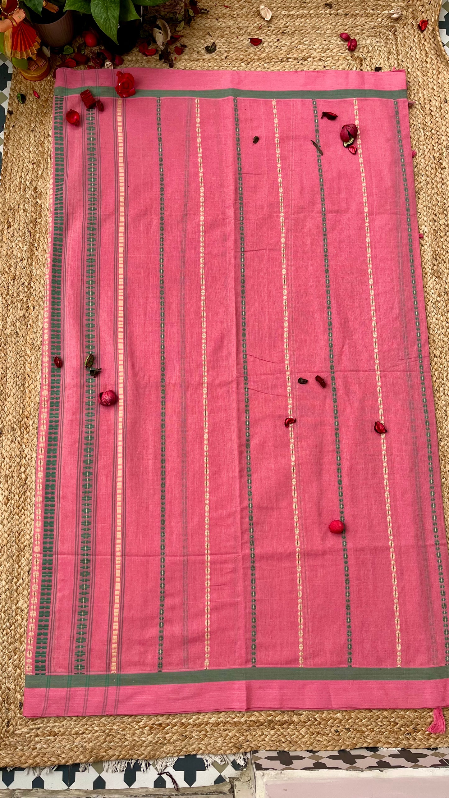 Begampuri Pure Cotton Handloom Saree - Pink