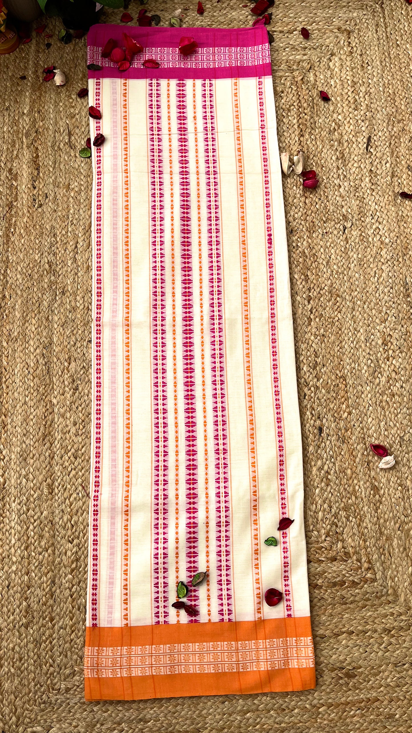 Begampuri Pure Cotton Handloom Saree - White Pink