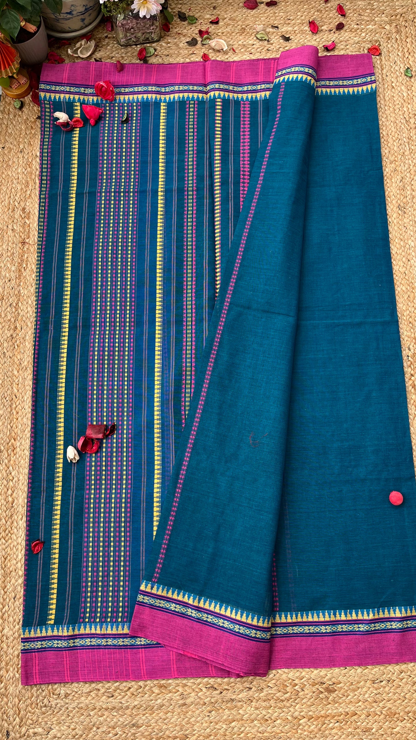 Begampuri Pure Cotton Handloom Saree - Blue