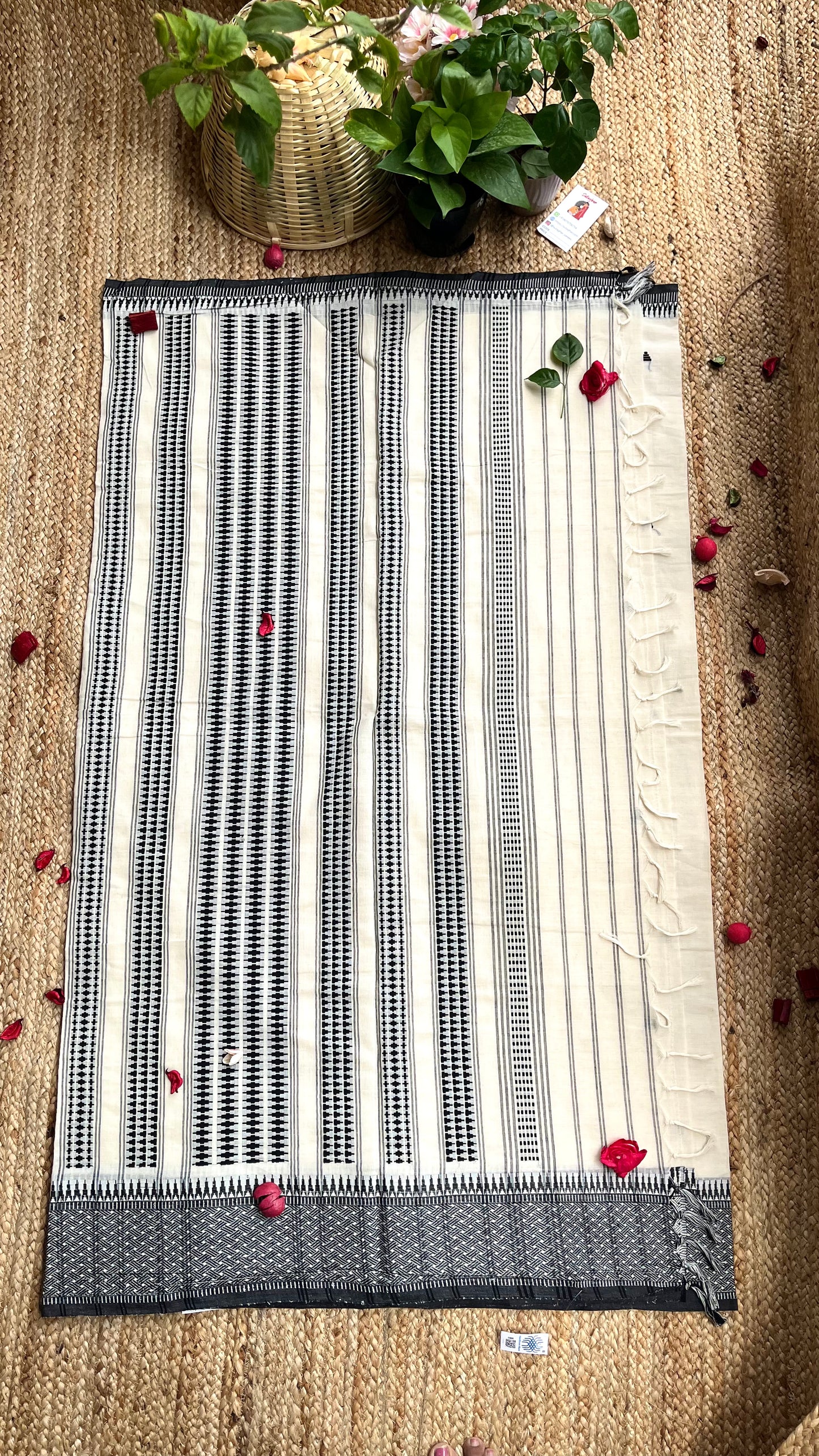 Embroidered Bengal Cotton Handloom Saree - Off White Black