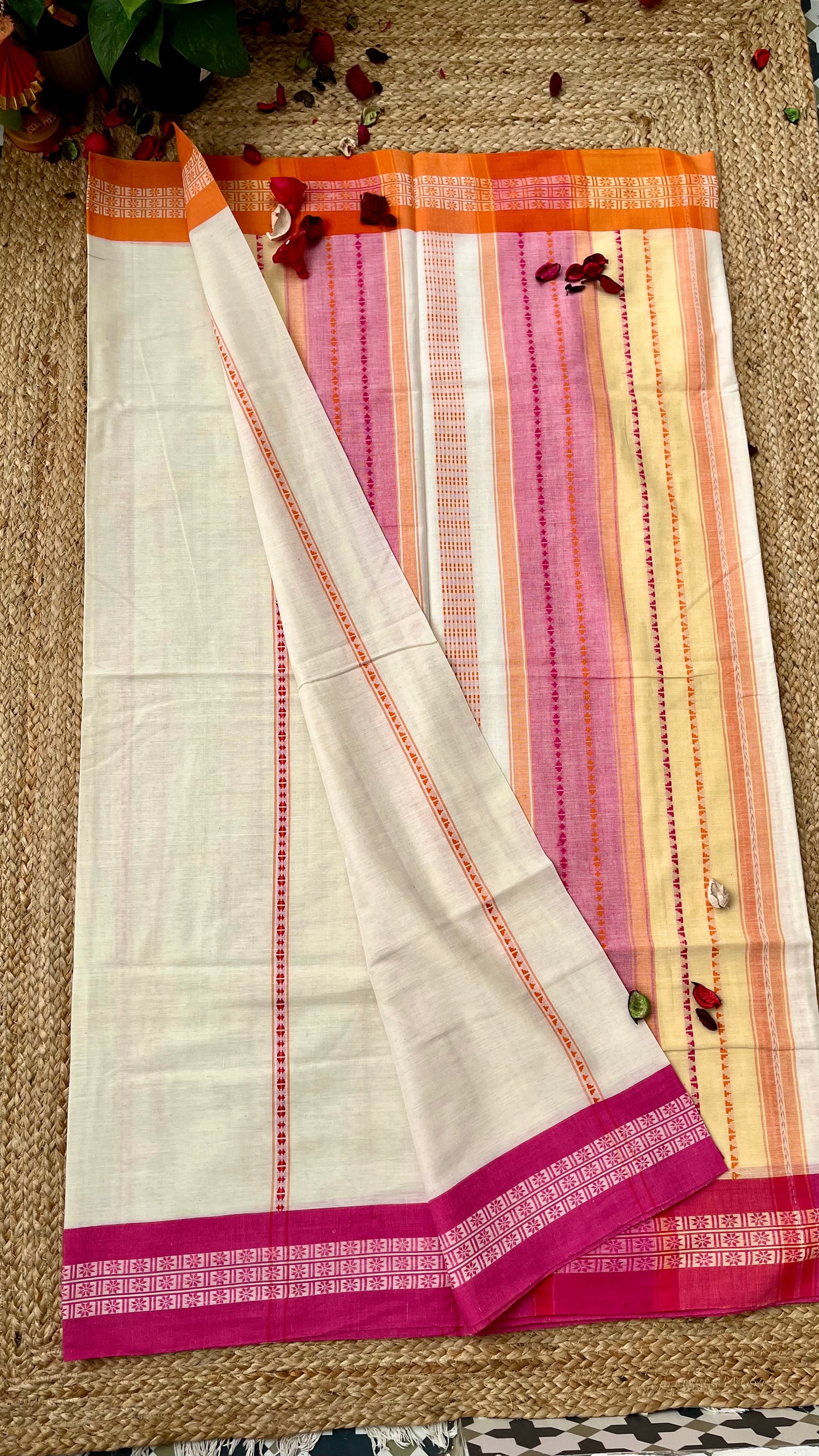 Begampuri Pure Cotton Handloom Saree - White Pink