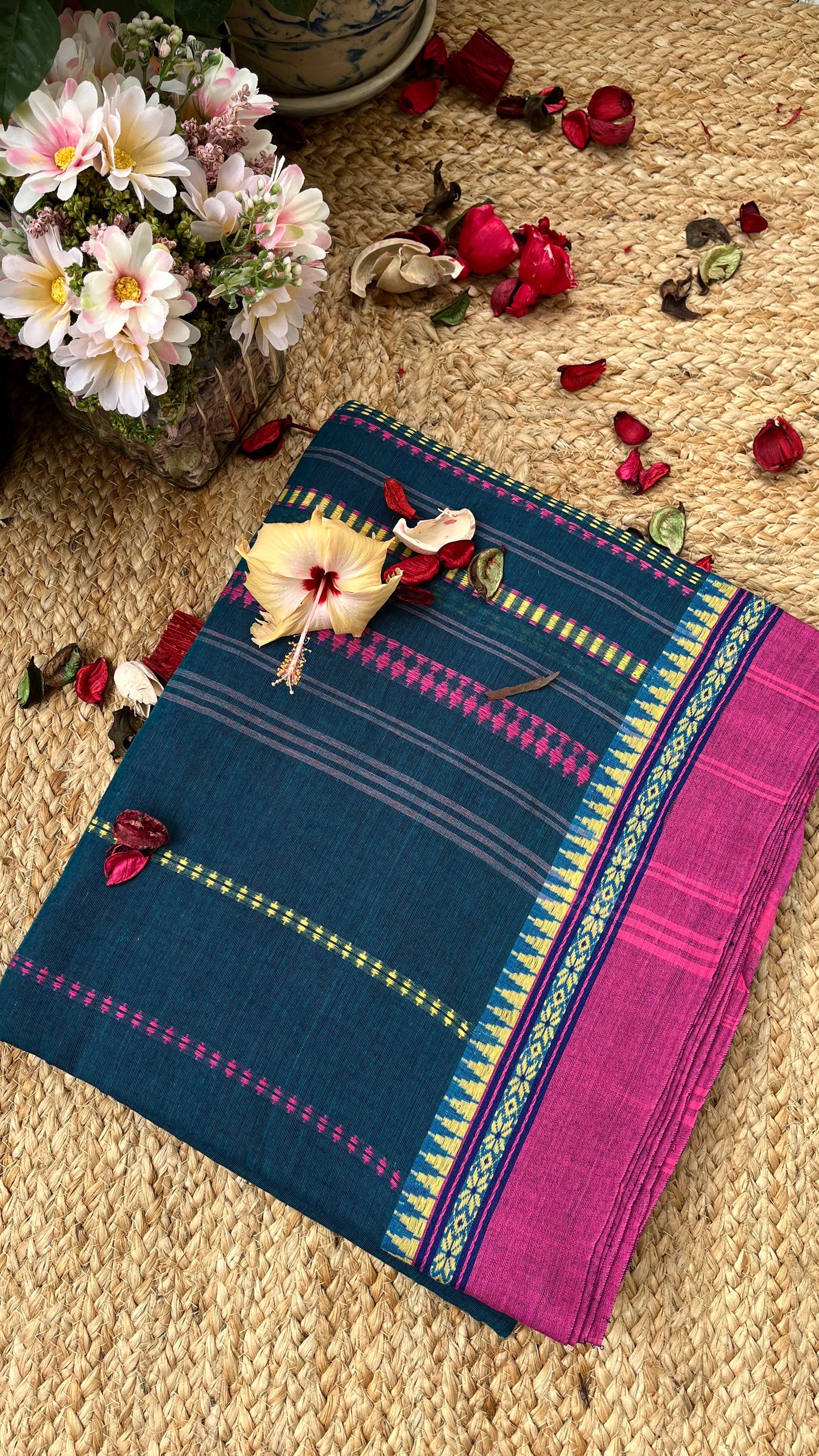 Begampuri Pure Cotton Handloom Saree - Blue