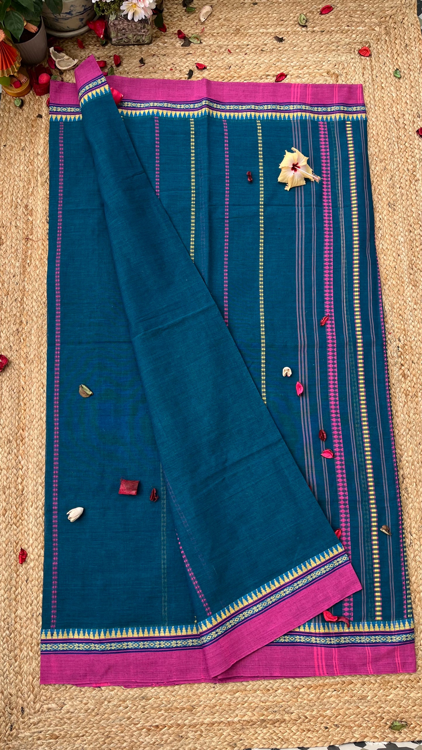 Begampuri Pure Cotton Handloom Saree - Blue
