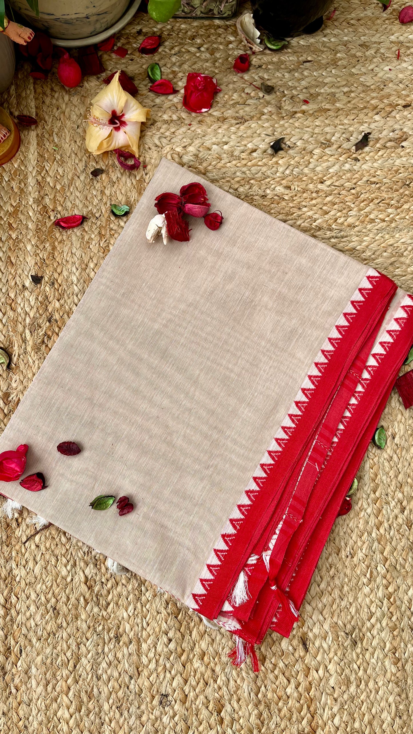 Dhaniakhal iPure Cotton Handloom Saree - Beige